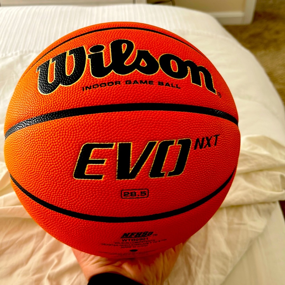 Wilson EVO nxt size 28.5